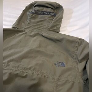 The North Face Women’s Anorak jacket, size large, half zip, olive color.